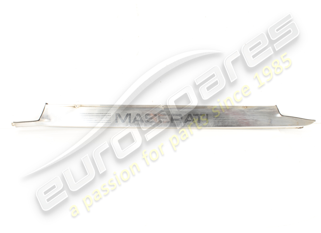 PLAQUE DE SEUIL DE CAOUTCHOUC AVANT DROIT CHROMÉE D'OCCASION MASERATI. RÉFÉRENCE 378305312 (2) plaque de seuil de caoutchouc avant droit chromée d'occasion maserati. référence 378305312 (2)