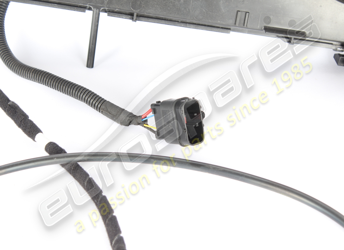 réservoir de lave- rondelle maserati utilisé. numéro de pièce 675001665 (3)