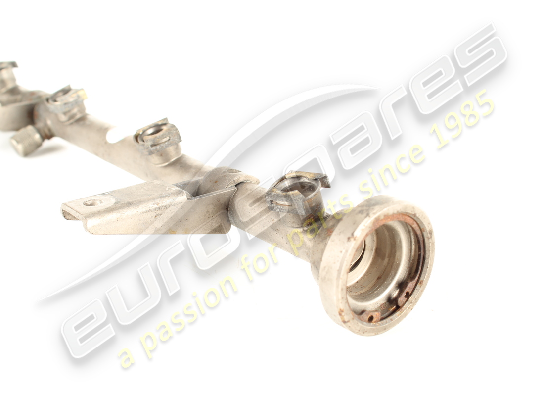 tuyau d'essence tête droite usagé maserati. numéro de pièce 585060002 (3)