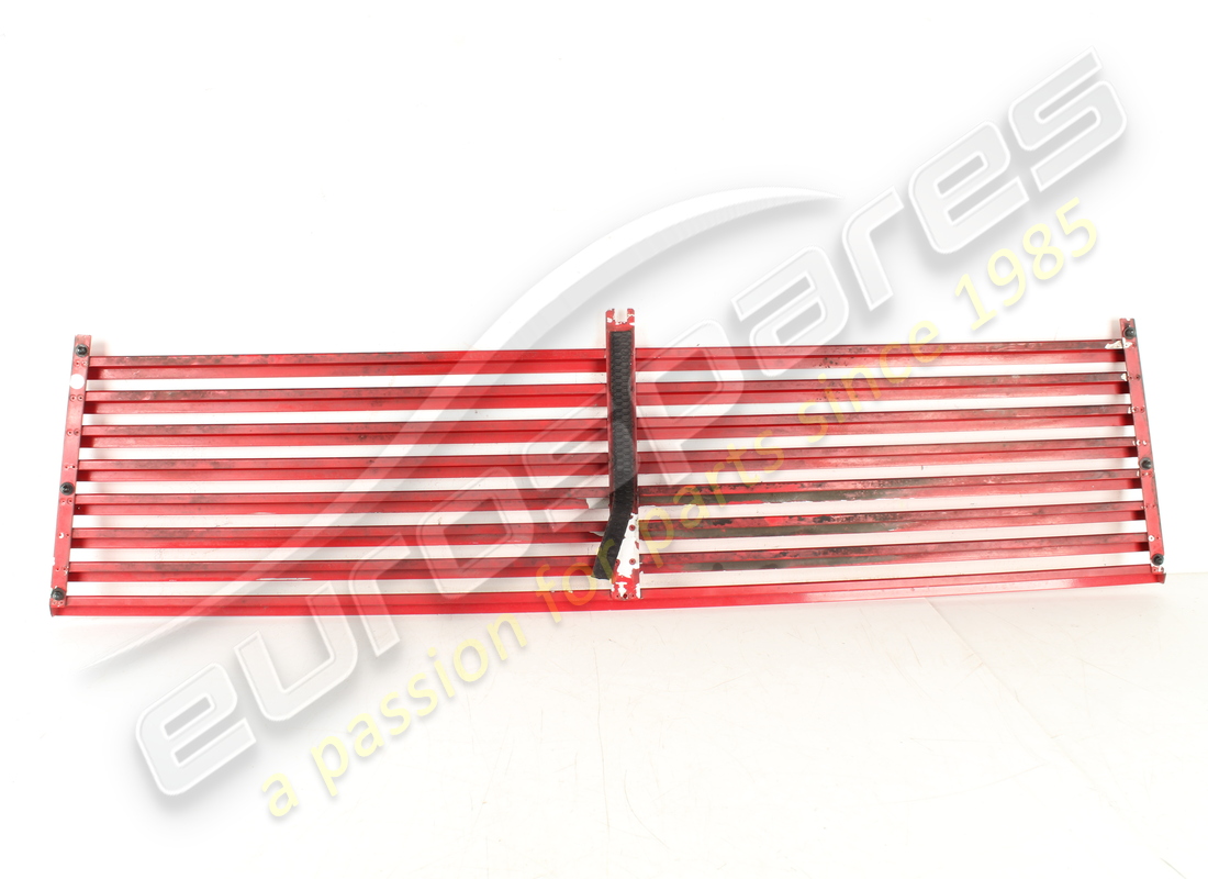 COUVERCLE MOTEUR DE GRILLE FERRARI UTILISÉ. NUMÉRO DE PIÈCE 60536400 (2) couvercle moteur de grille ferrari utilisé. numéro de pièce 60536400 (2)