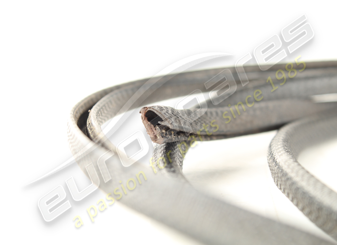 JOINT DE COUVERCLE DE MOTEUR USAGÉ FERRARI. NUMÉRO DE PIÈCE 60880600 (2) joint de couvercle de moteur usagé ferrari. numéro de pièce 60880600 (2)