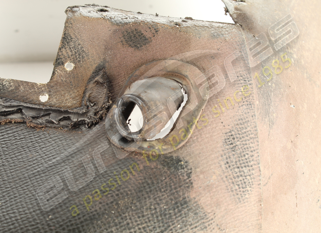 PASSAGE DE ROUE AVANT GAUCHE D'OCCASION FERRARI. NUMÉRO DE PIÈCE 60615800 (4) passage de roue avant gauche d'occasion ferrari. numéro de pièce 60615800 (4)