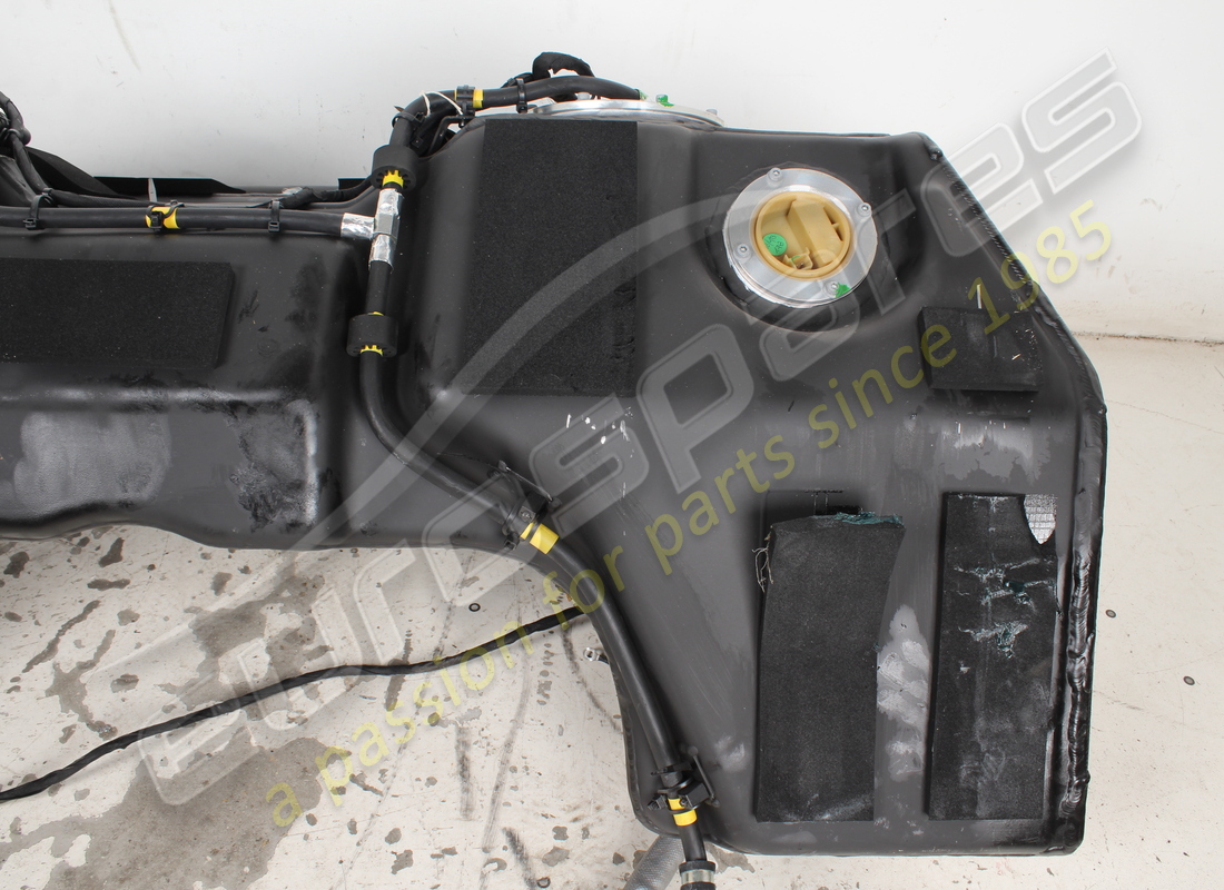 réservoir complet ferrari utilisé. numéro de pièce 341208 (5)