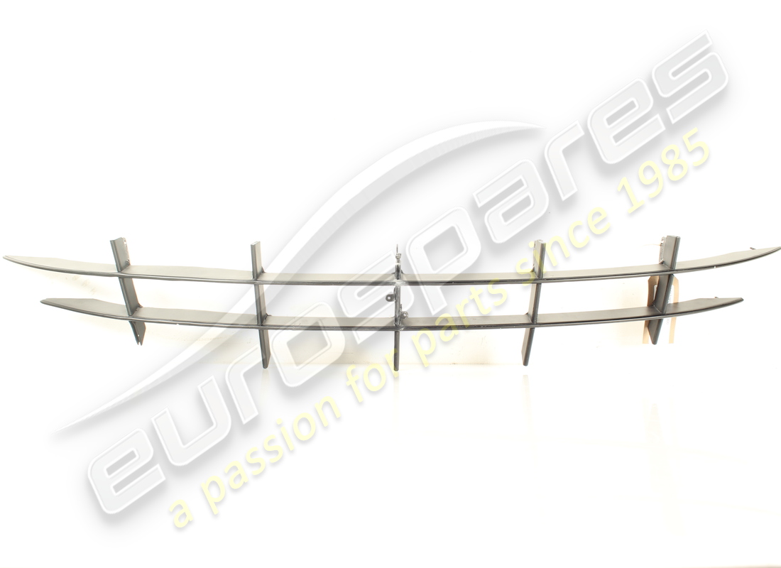 GRILLE DE PARE-CHOCS ENDOMMAGÉE Ferrari. NUMÉRO DE PIÈCE 84319300 (1)
