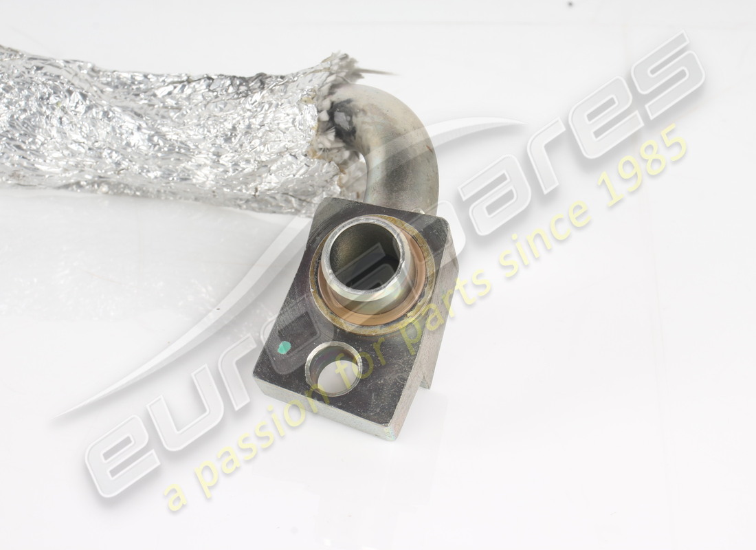 UTILISÉ FERRARI TUYAU DE RETOUR FRÉON VERS COMPRES. NUMÉRO DE PIÈCE 86854500 (2) utilisé ferrari tuyau de retour fréon vers compres. numéro de pièce 86854500 (2)