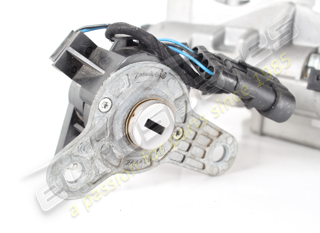 ensemble de serrures ferrari utilisé complété avec ste. numéro de pièce 254409 (2)