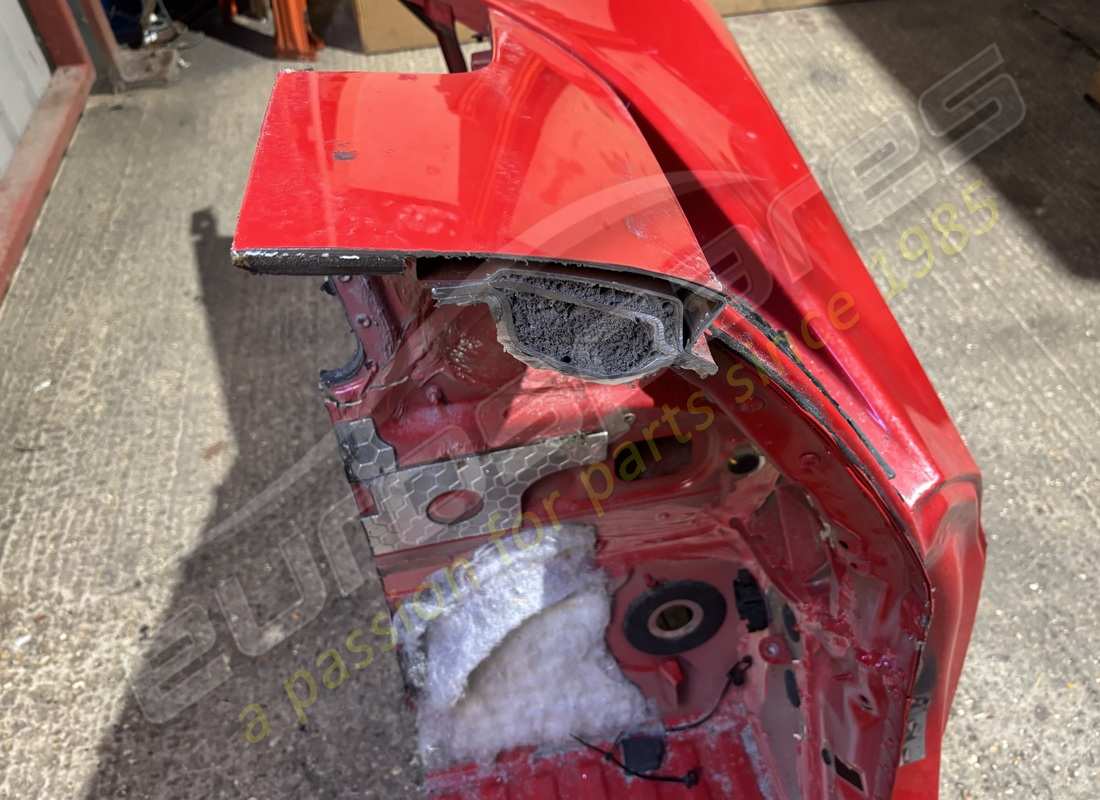 utilisé ferrari flancs gauche. numéro de pièce 83816011 (5)