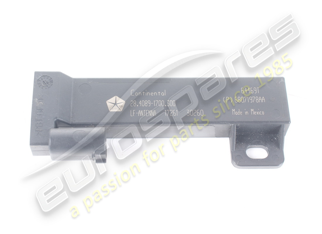 AMPLIFICATEUR D'ANTENNE D'OCCASION Maserati AM/FM1. NUMÉRO DE PIÈCE 670106193 (1)