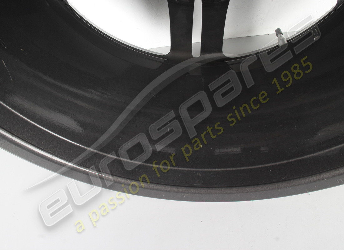 utilisé ferrari roue arrière. numéro de pièce 855341 (6)