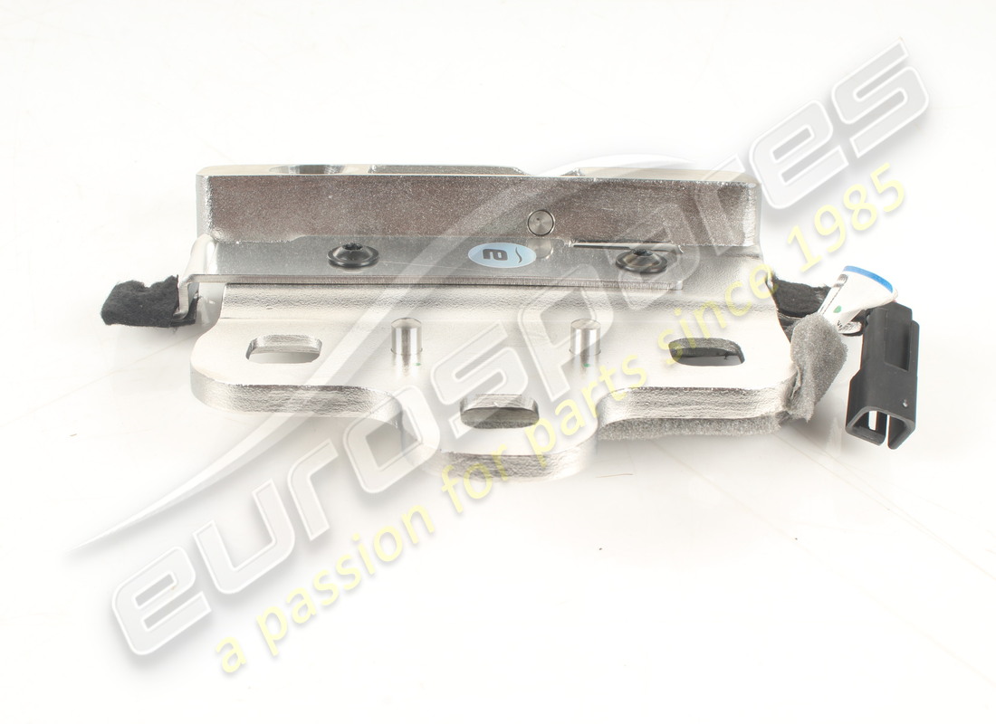 USED FERRARI NEW STRIKER RH COMPLETE. PART NUMBER 749652 (3) used ferrari new striker rh complete. part number 749652 (3)