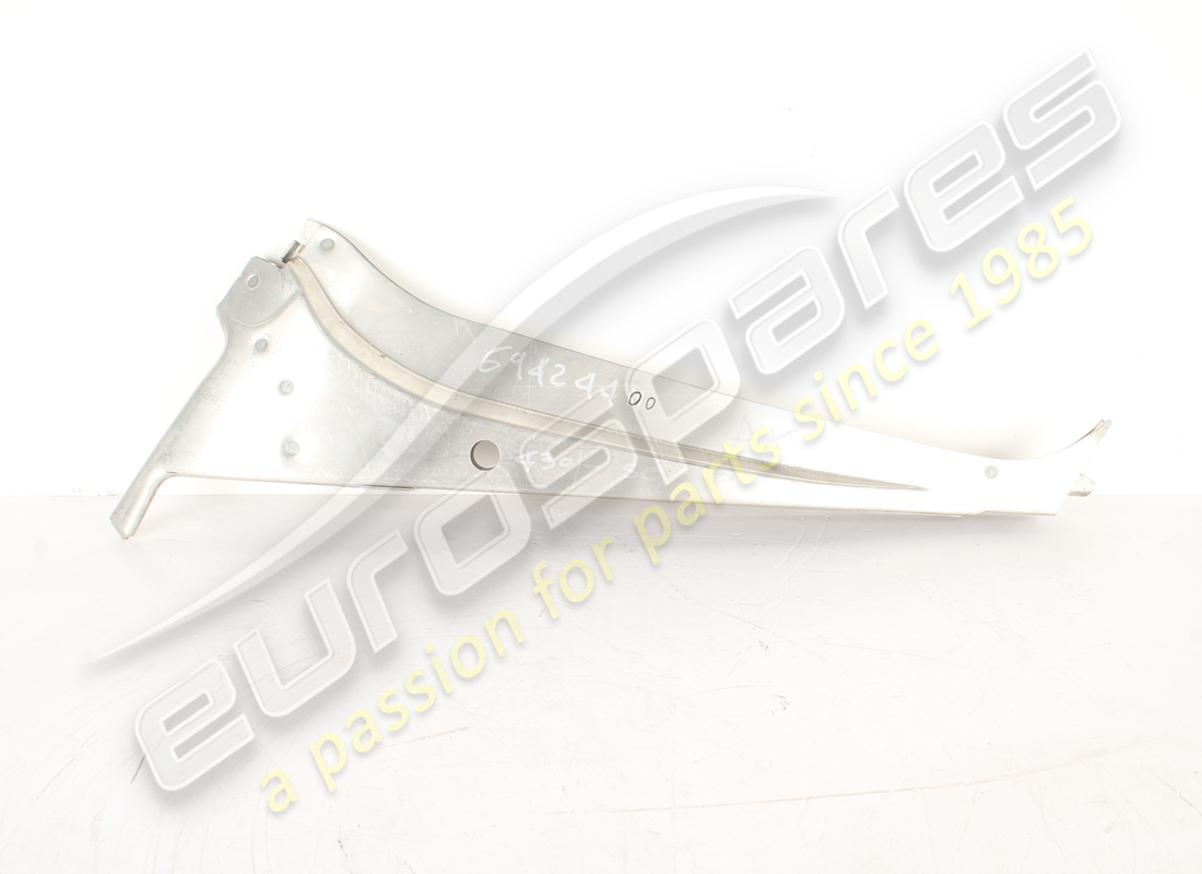 nouveau pilier central droit ferrari. numéro de pièce 69424400 (1)