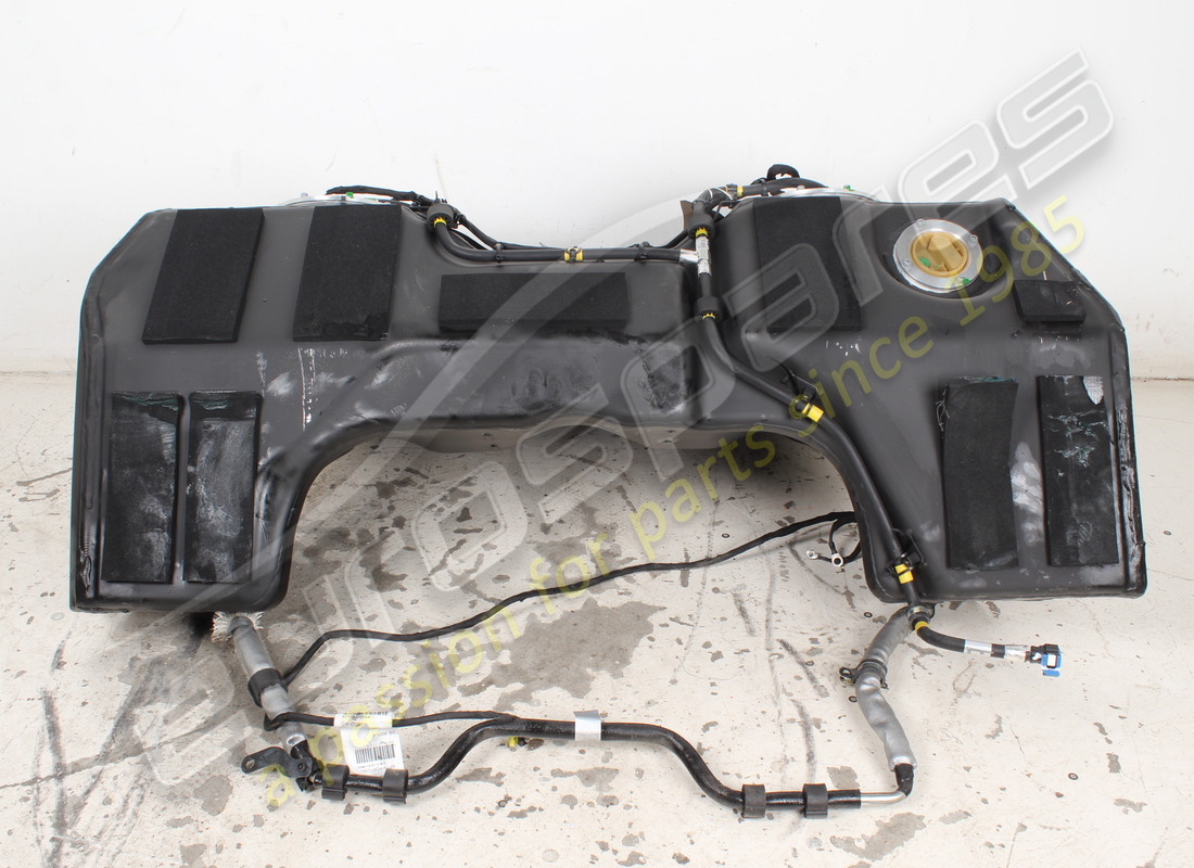 réservoir complet ferrari utilisé. numéro de pièce 341208 (2)