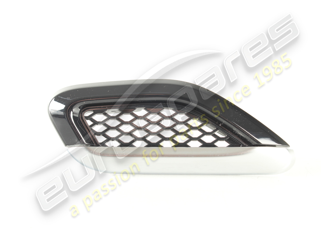 nouvelle gaine d'aération latérale gauche maserati. référence 670197652 (1)