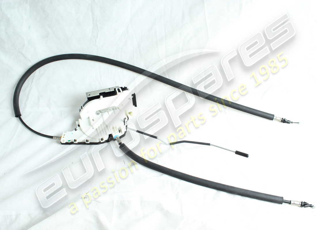 nouvelle serrure de porte avant droite maserati. numéro de pièce 670030630 (2)