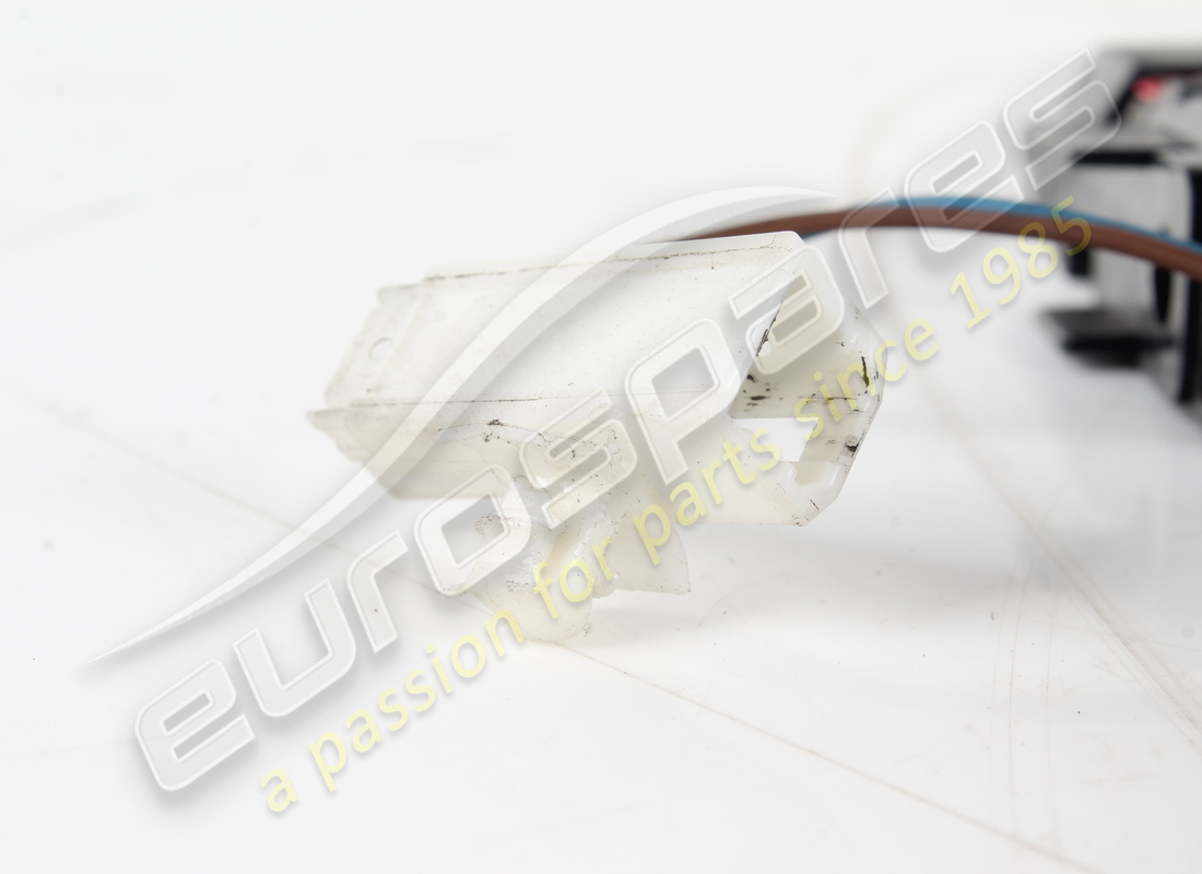 utilisé ferrari troisième feu stop. numéro de pièce 278048 (4)