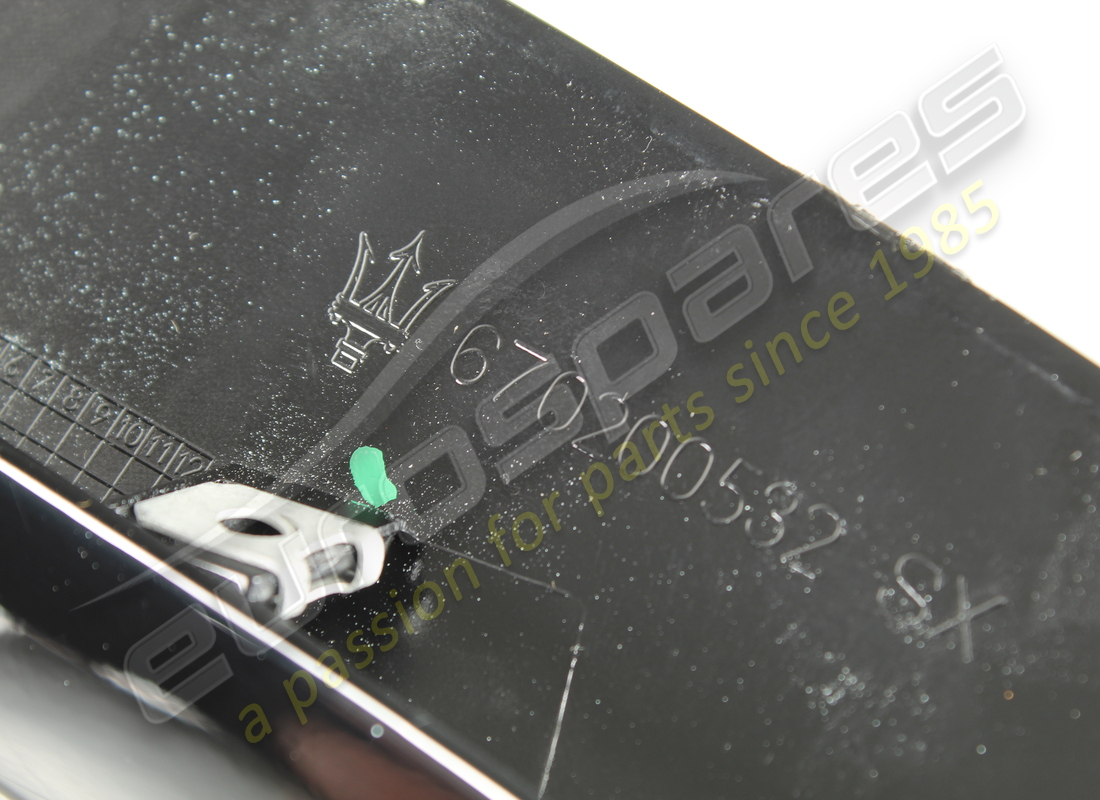 nouvelle moulure côté gauche maserati. numéro de pièce 670240177 (3)