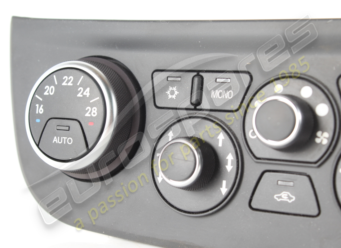 panneau de commande de climatisation d'occasion ferrari. numéro de pièce 82299100 (3)