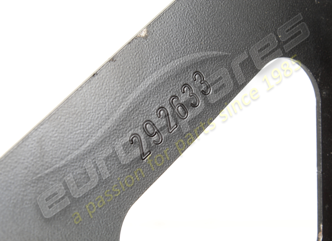 UTILISÉ LE SUPPORT FERRARI. NUMÉRO DE PIÈCE 292632 (2) utilisé le support ferrari. numéro de pièce 292632 (2)