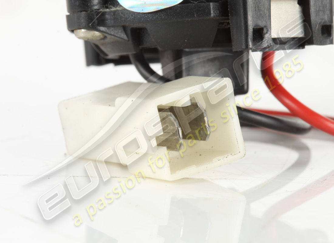 lampe de boîte à gants d'occasion ferrari. référence 60743100 (6)