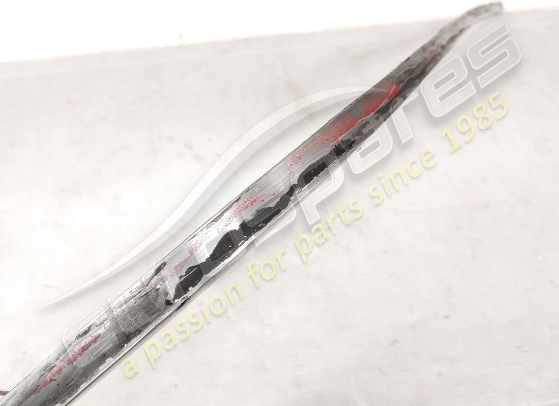 utilisé ferrari ensemble de moulures de pare-brise 308gt4. numéro de pièce 40022204a (2)