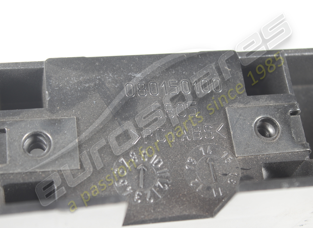 utilisé ferrari support central. numéro de pièce 80150100 (6)