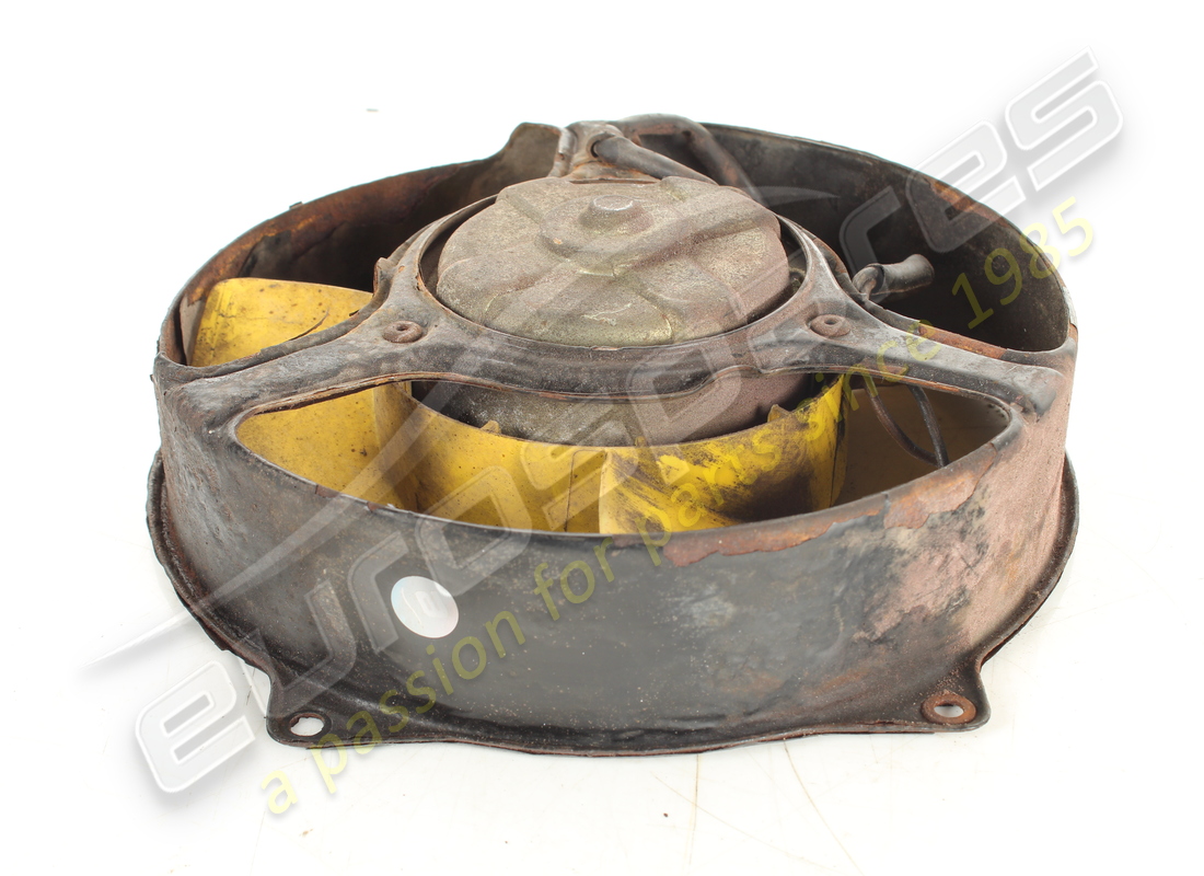 MOTEUR DE VENTILATEUR ÉLECTRIQUE D'OCCASION Ferrari . RÉFÉRENCE 121161 (1)