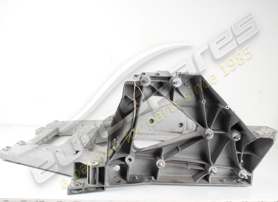 utilisé ferrari sous-châssis arrière. numéro de pièce 985871661 (5)