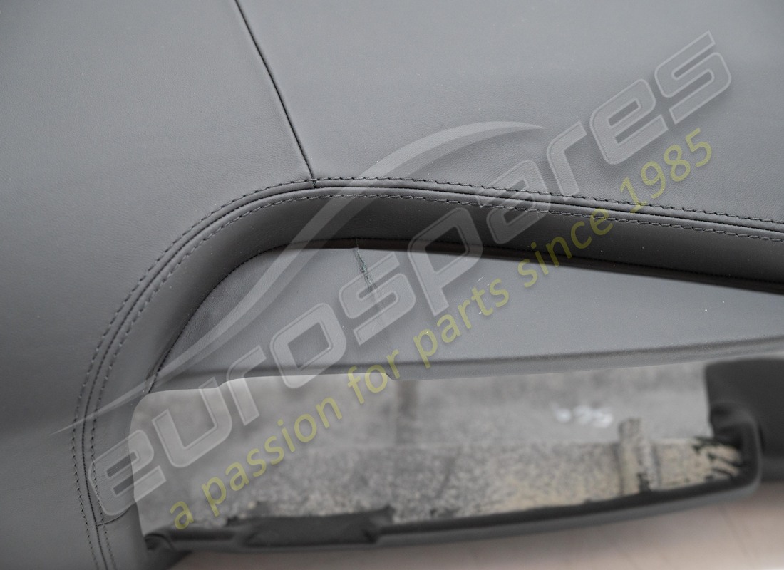 console centrale endommagée ferrari structure. référence 83577712 (4)