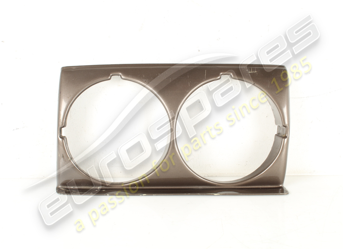 ENCADREMENT DE PHARE DROIT ENDOMMAGÉ Ferrari . RÉFÉRENCE 2558203200 (1)