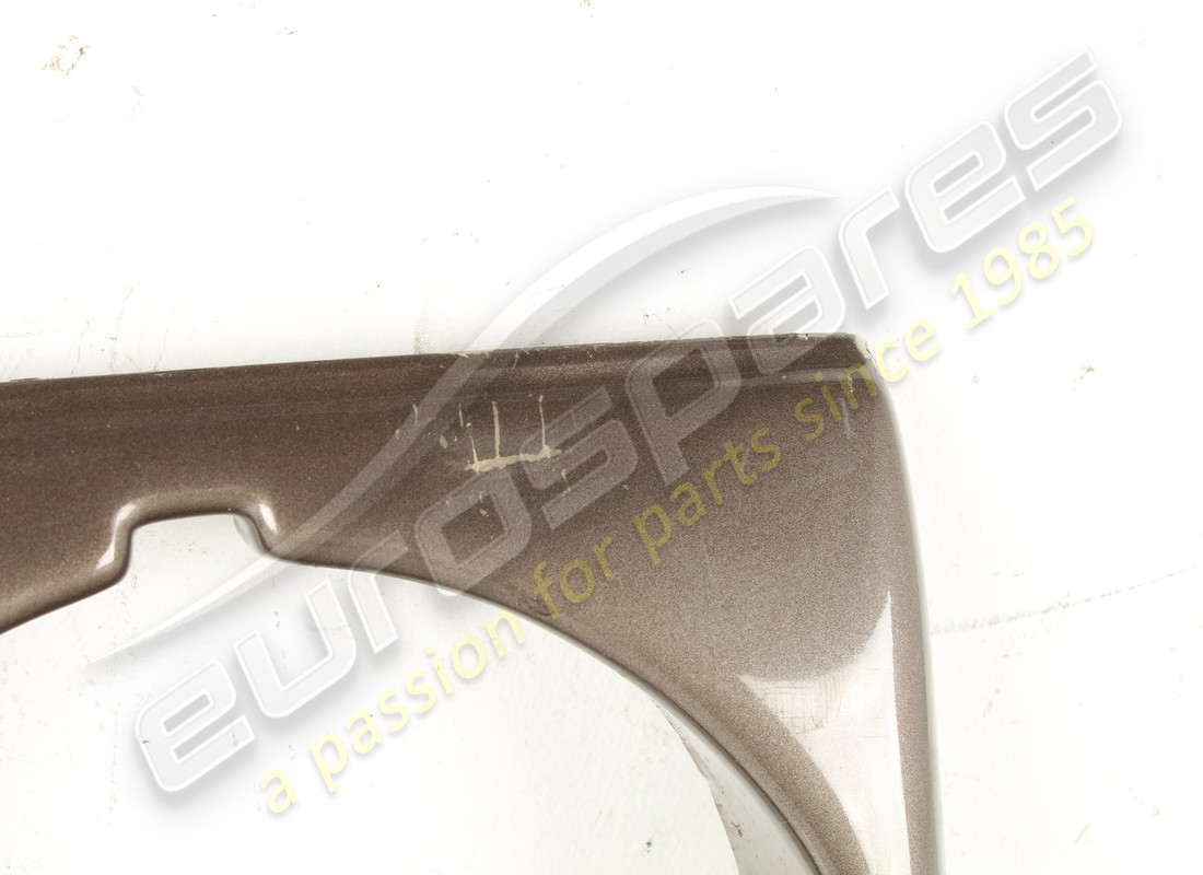 encadrement de phare droit endommagé ferrari. référence 2558203200 (3)