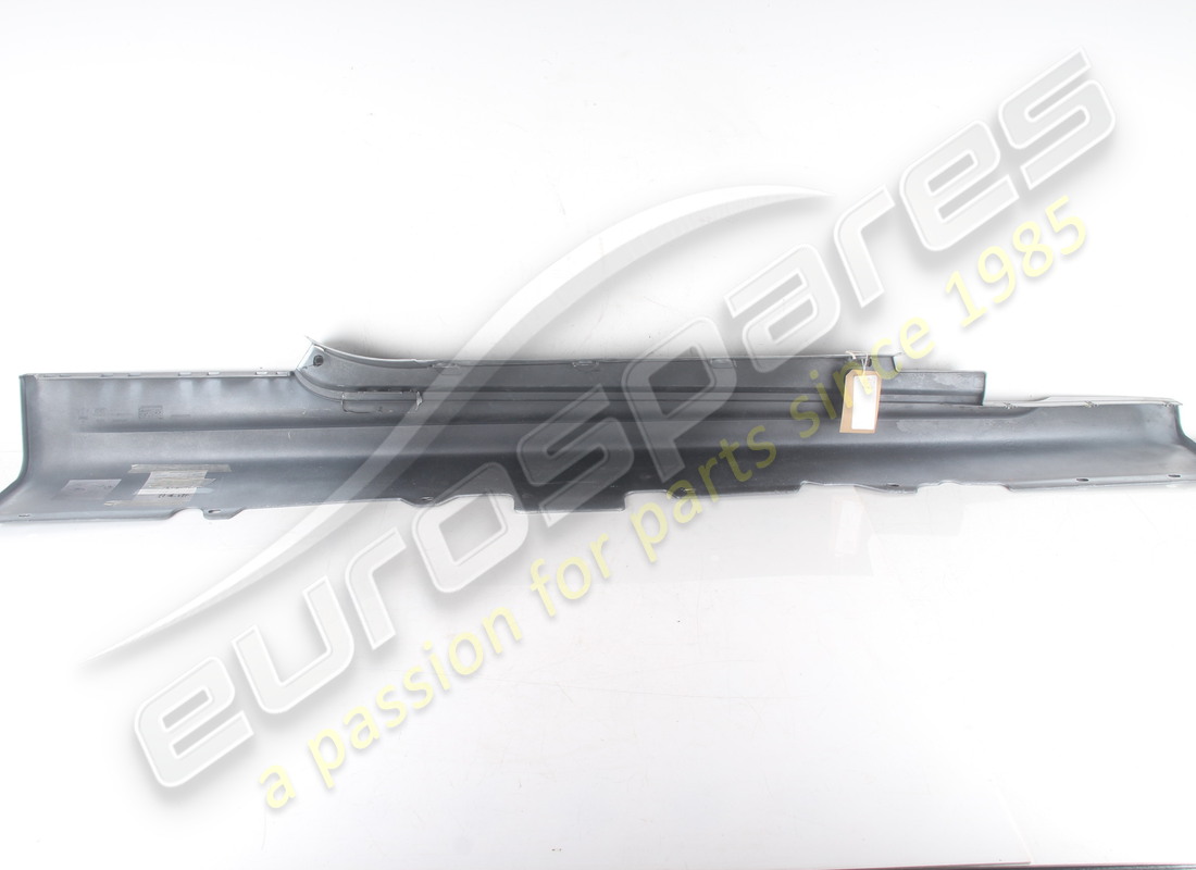 JUPE LATÉRALE GAUCHE D'OCCASION MASERATI. NUMÉRO DE PIÈCE 83535900 (2) jupe latérale gauche d'occasion maserati. numéro de pièce 83535900 (2)