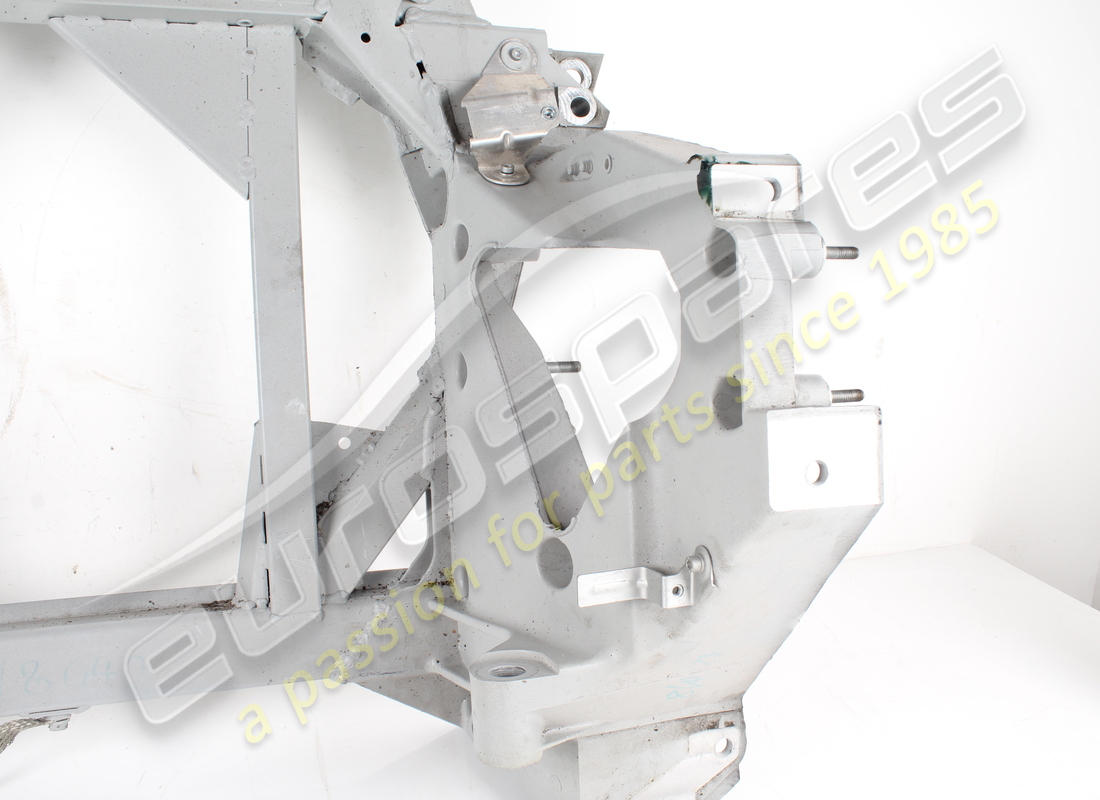 utilisé ferrari sous-châssis arrière. numéro de pièce 985871661 (3)