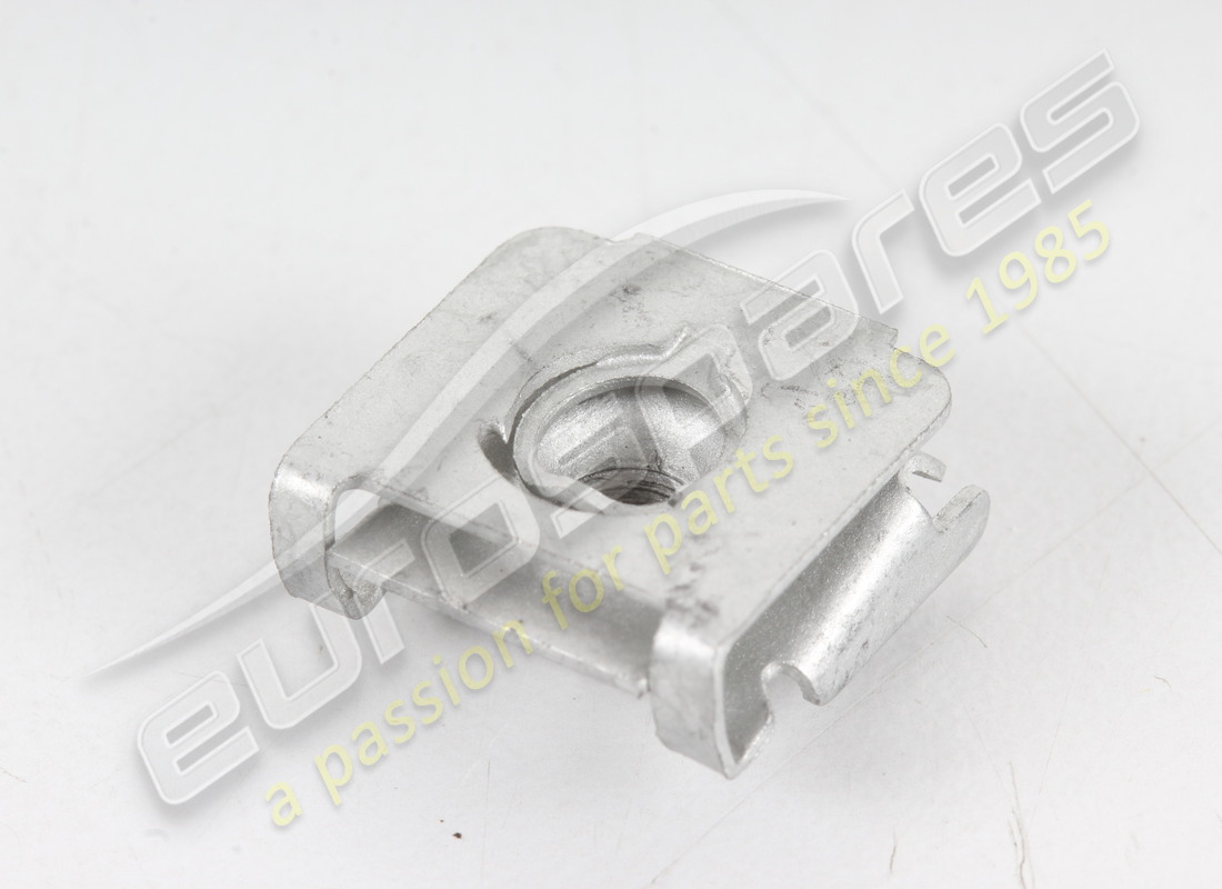 nouveau lamborghini pince à écrou à pression m5x16.6x17.3. numéro de pièce n91137101 (2)