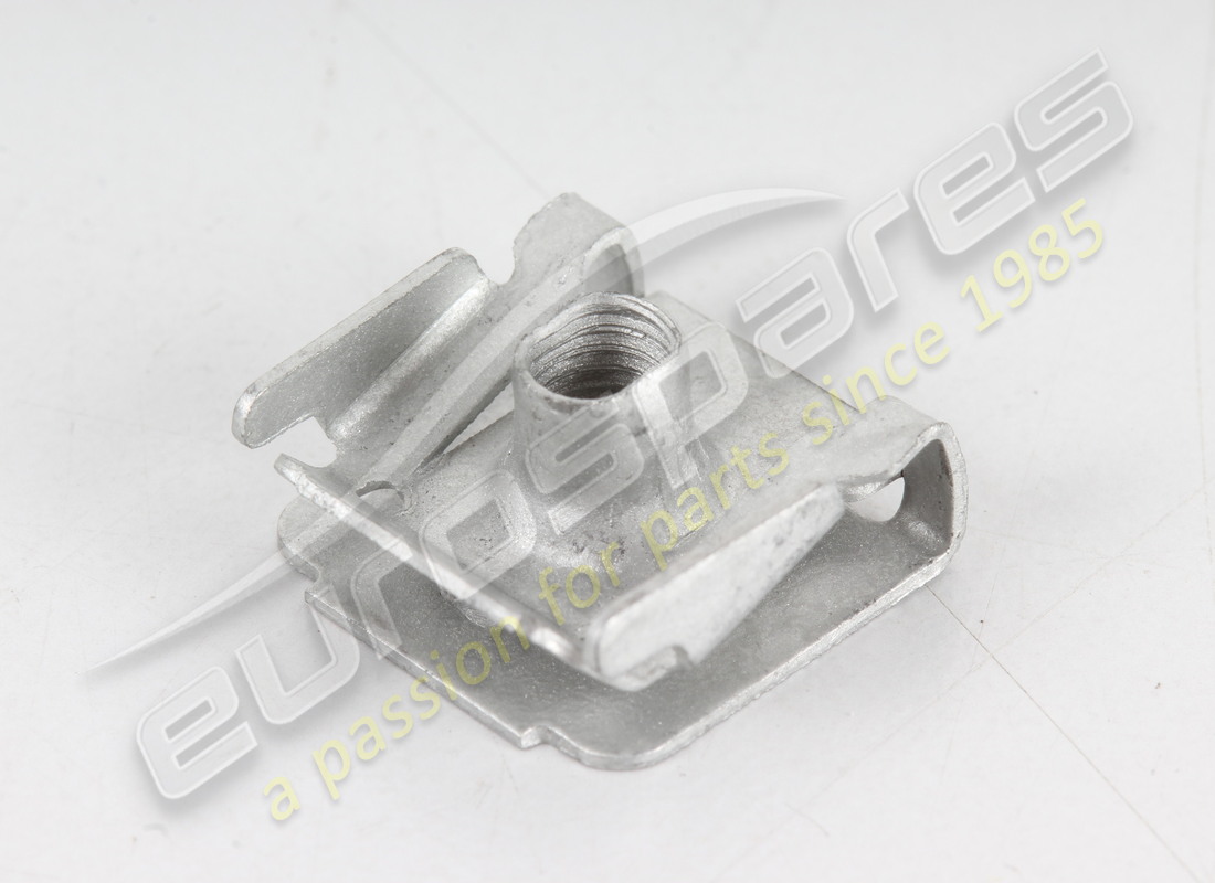 nouveau lamborghini pince à écrou à pression m5x16.6x17.3. numéro de pièce n91137101 (1)