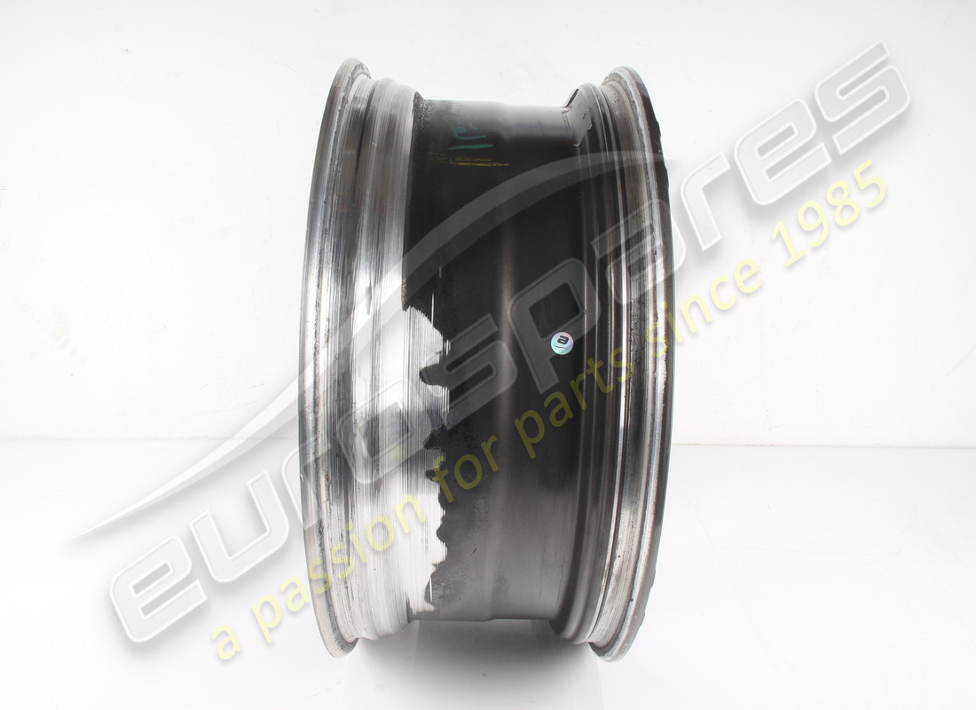 UTILISÉ FERRARI JANTE AVANT. NUMÉRO DE PIÈCE 275585 (5) utilisé ferrari jante avant. numéro de pièce 275585 (5)