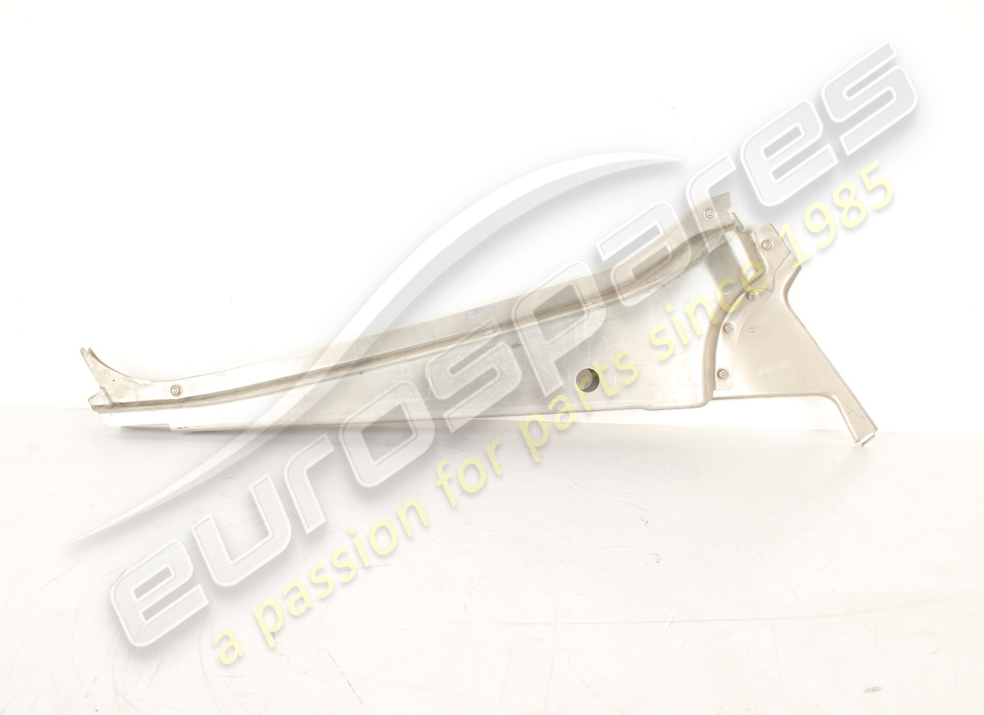 nouveau pilier central droit ferrari. numéro de pièce 69424400 (2)