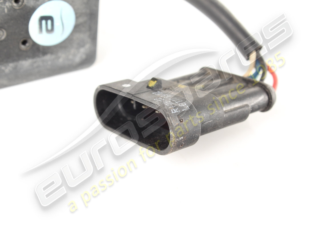 utilisé ferrari soupape rh tgk. numéro de pièce 67635900 (2)