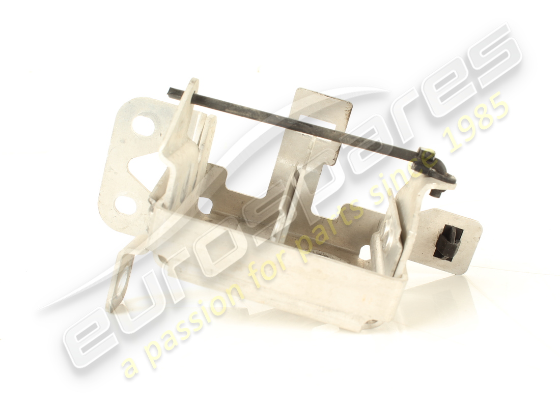 support de montage de soupape tgk d'occasion ferrari. numéro de pièce 84066200 (2)