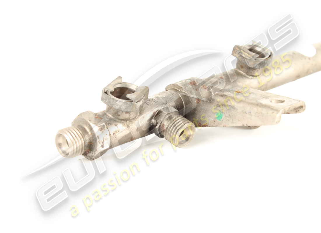 tuyau d'essence tête droite usagé maserati. numéro de pièce 585060002 (4)