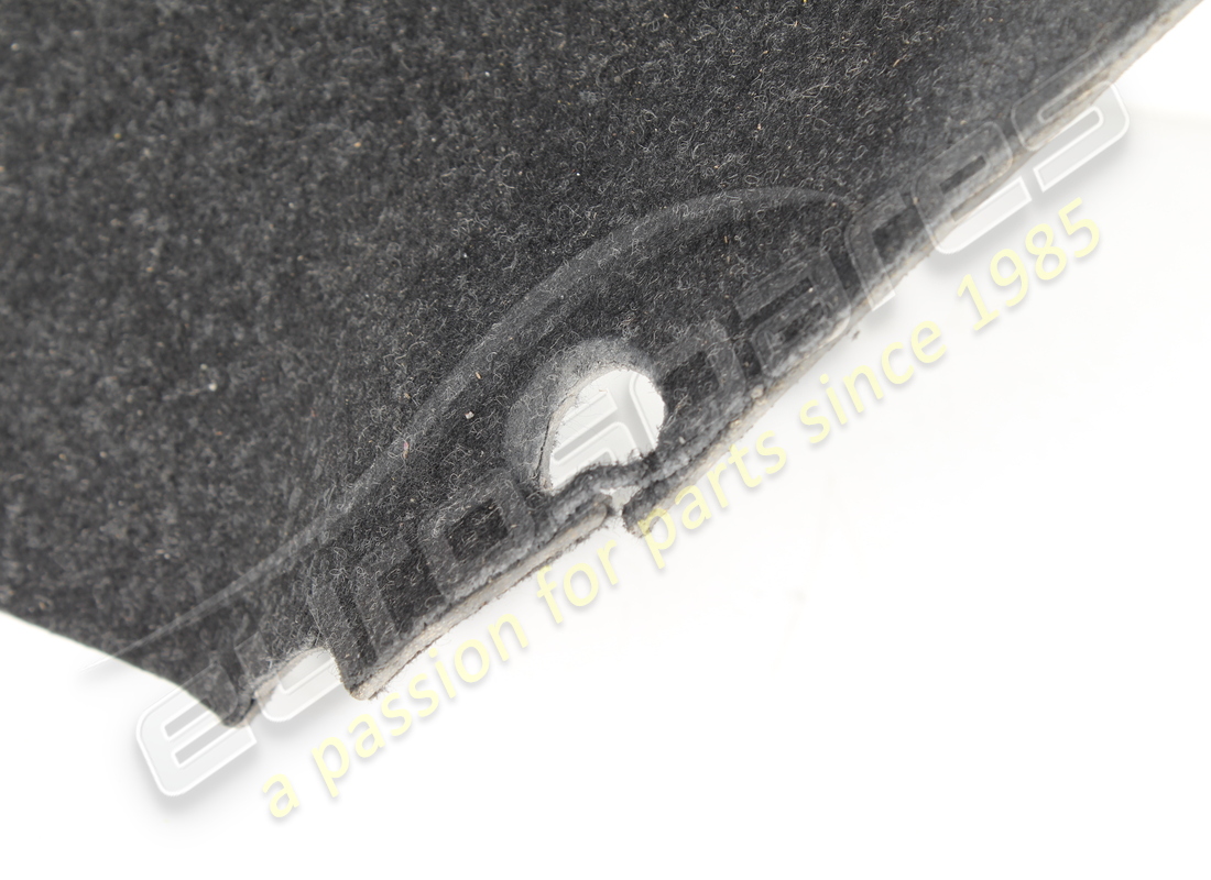 protection arrière endommagée ferrari. numéro de pièce 84055600 (2)