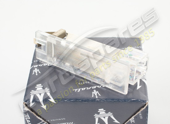 nouveau maserati lampe sous porte numéro de pièce 60608165