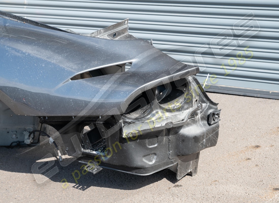 aileron arrière gauche et support de châssis d'occasion eurospares. numéro de pièce eap1563095 (2)