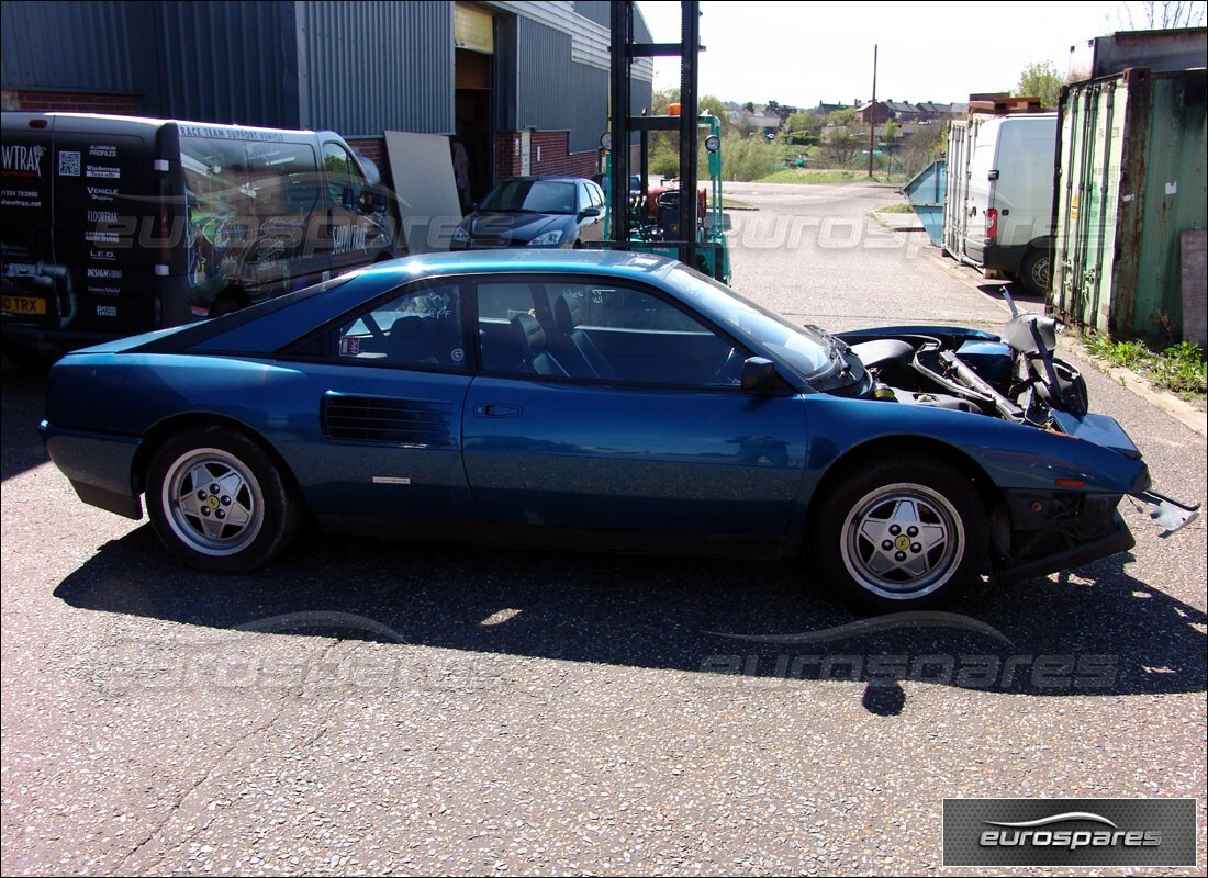 ferrari mondial 3.4 t coupe/cabrio en préparation pour démantèlement à eurospares