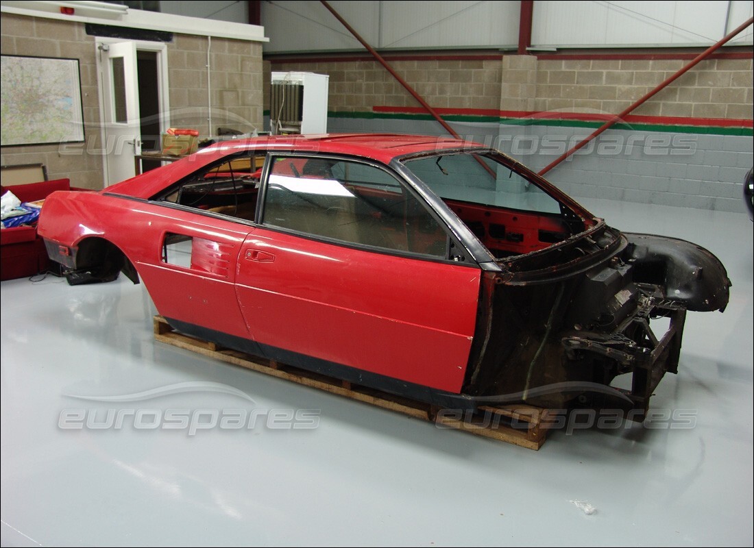 ferrari mondial 3.4 t coupe/cabrio avec 46,000 miles, en préparation pour le démontage #2