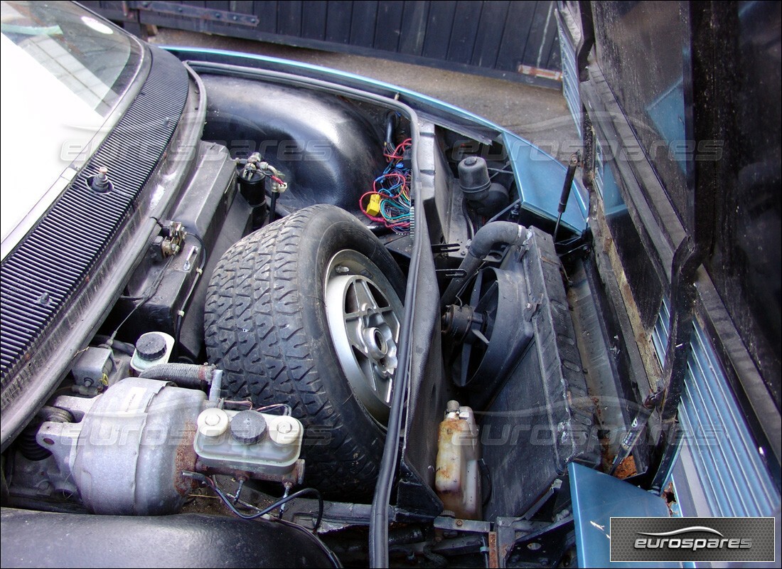 ferrari mondial 3.0 qv (1984) avec 64,000 miles, en préparation pour le démontage #4