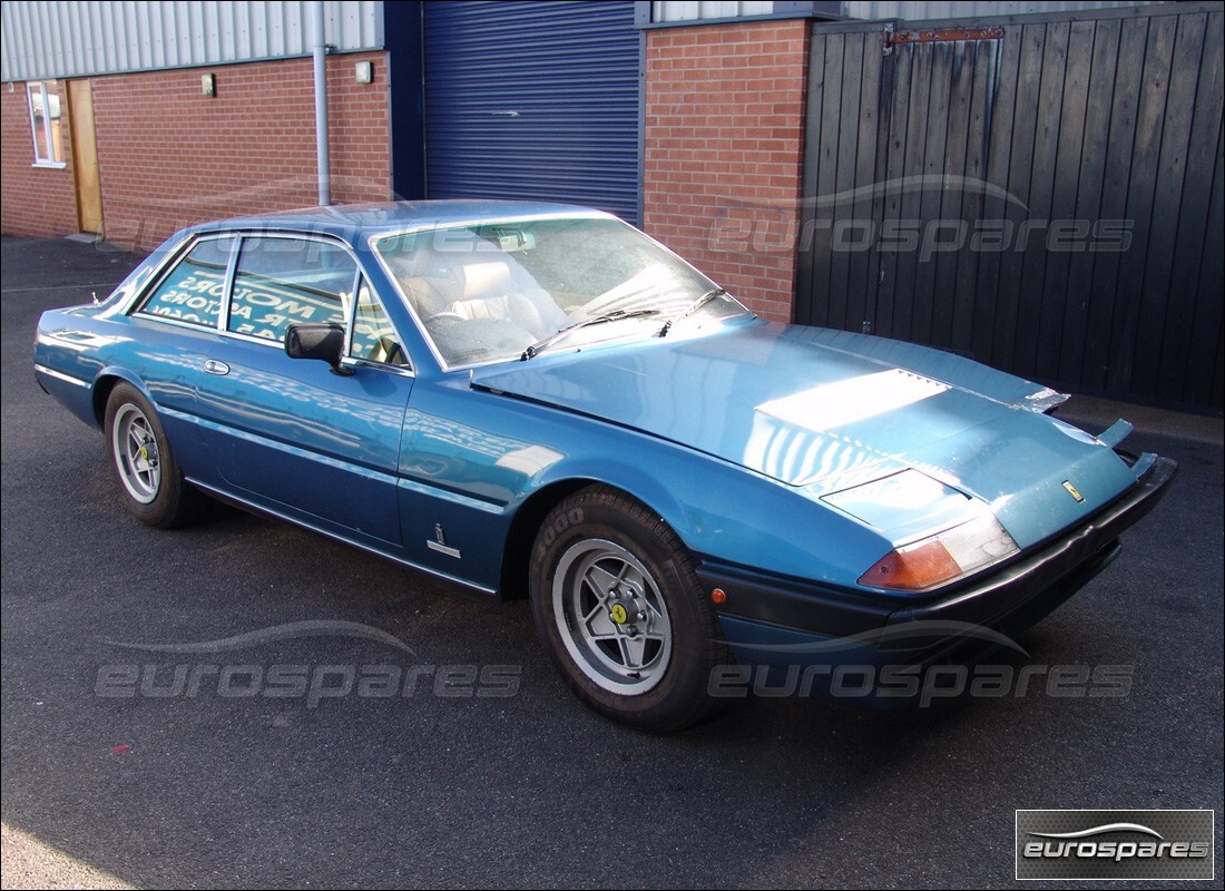ferrari 400 gt (mechanical) en préparation pour démantèlement à eurospares
