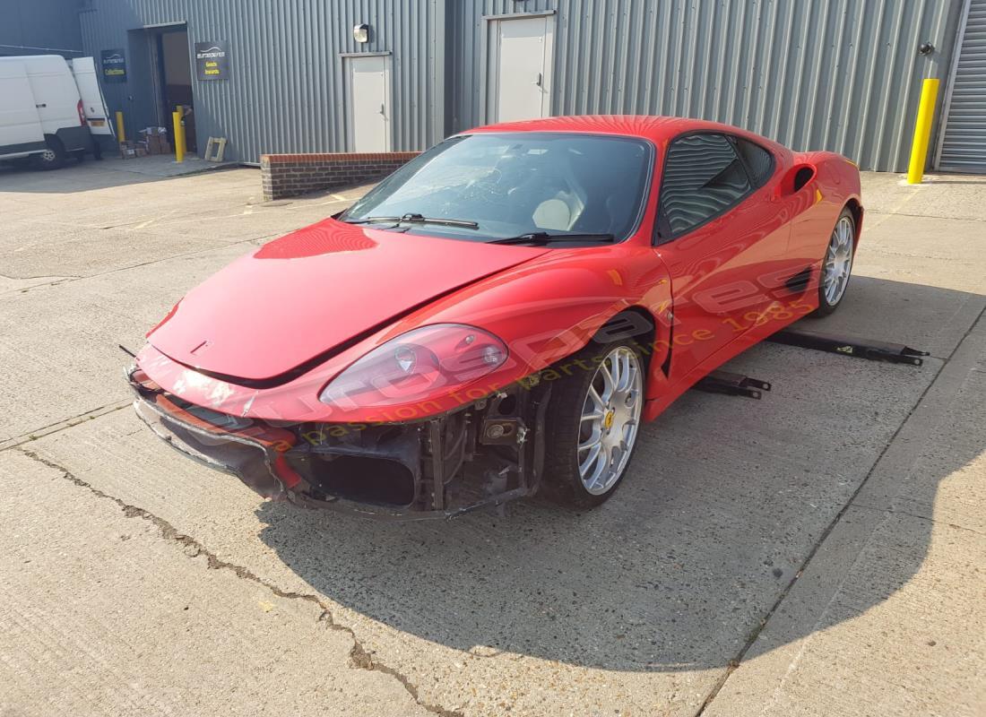 ferrari 360 modena en préparation pour démantèlement à eurospares