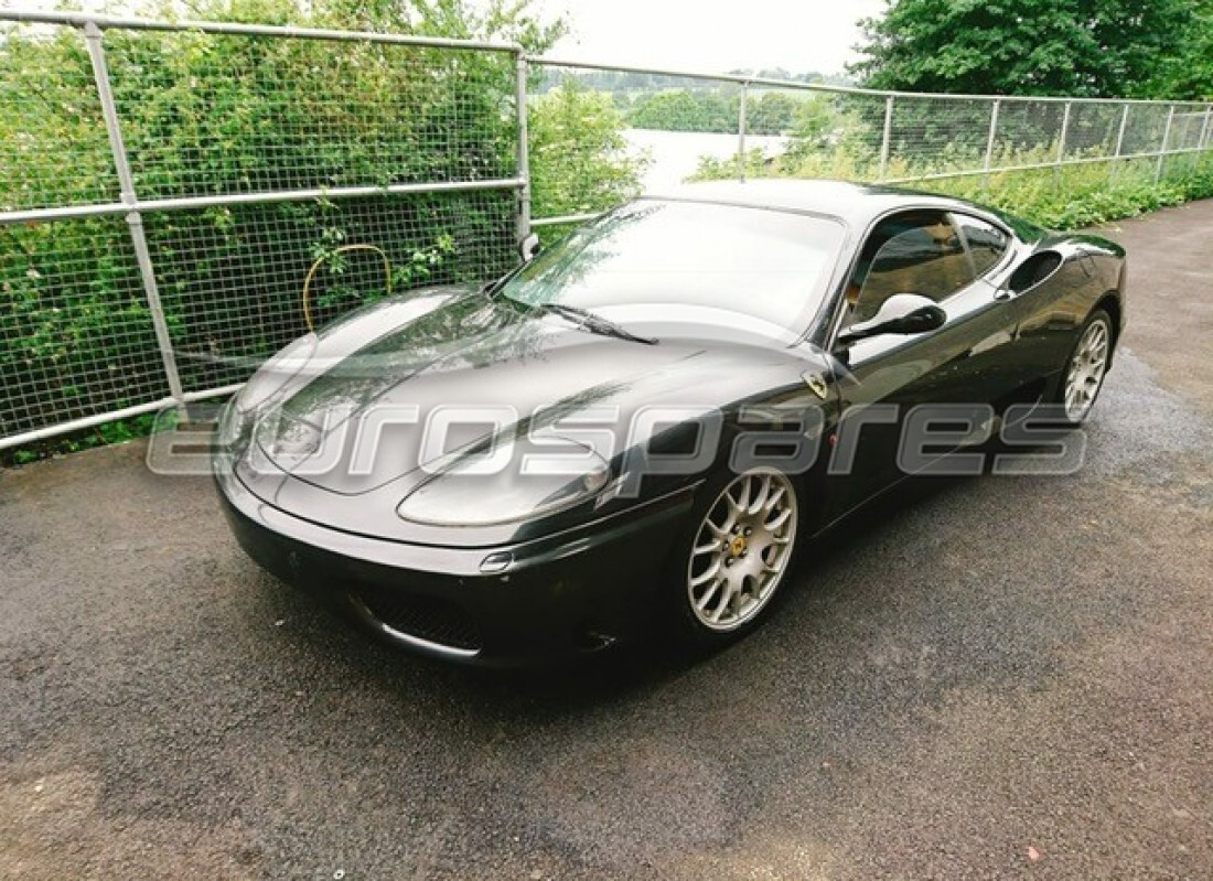 ferrari 360 modena en préparation pour démantèlement à eurospares