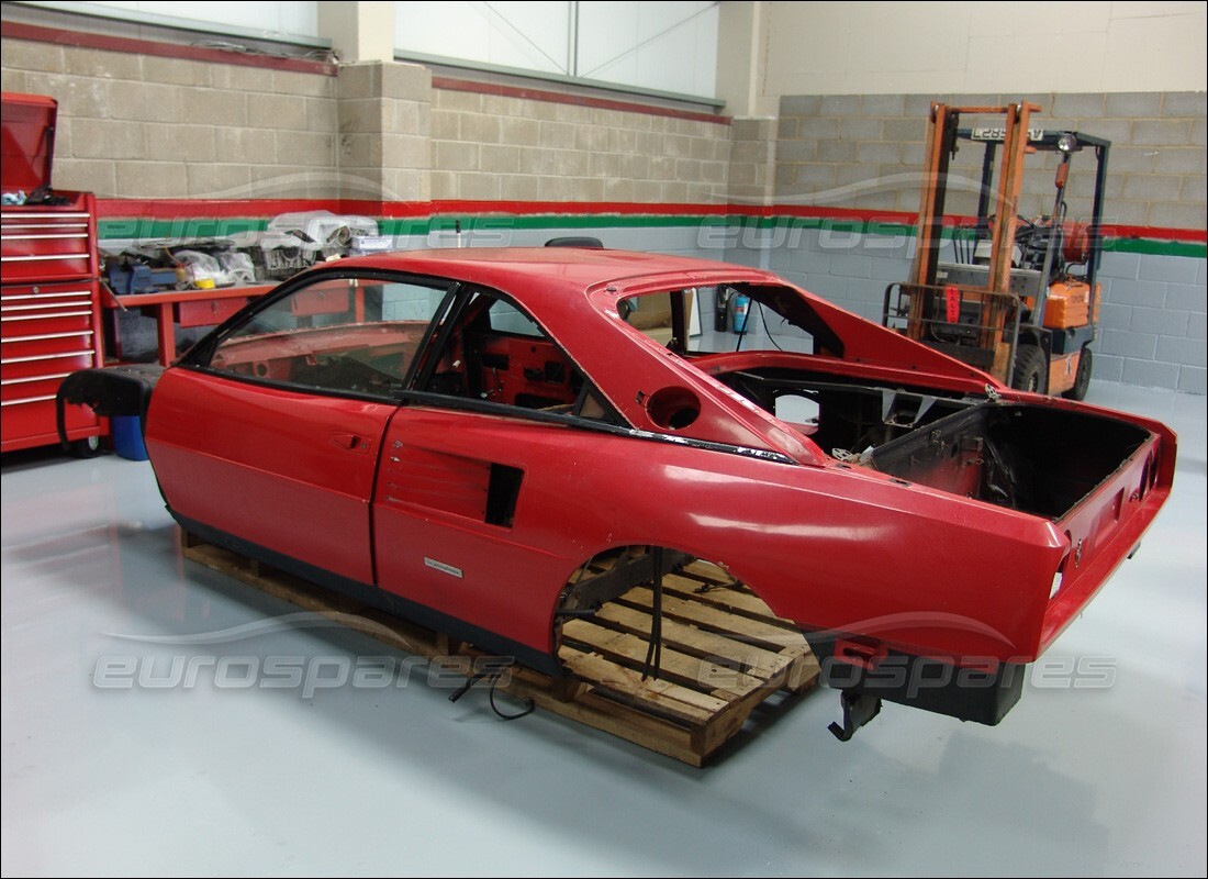 ferrari mondial 3.4 t coupe/cabrio avec 46,000 miles, en préparation pour le démontage #3