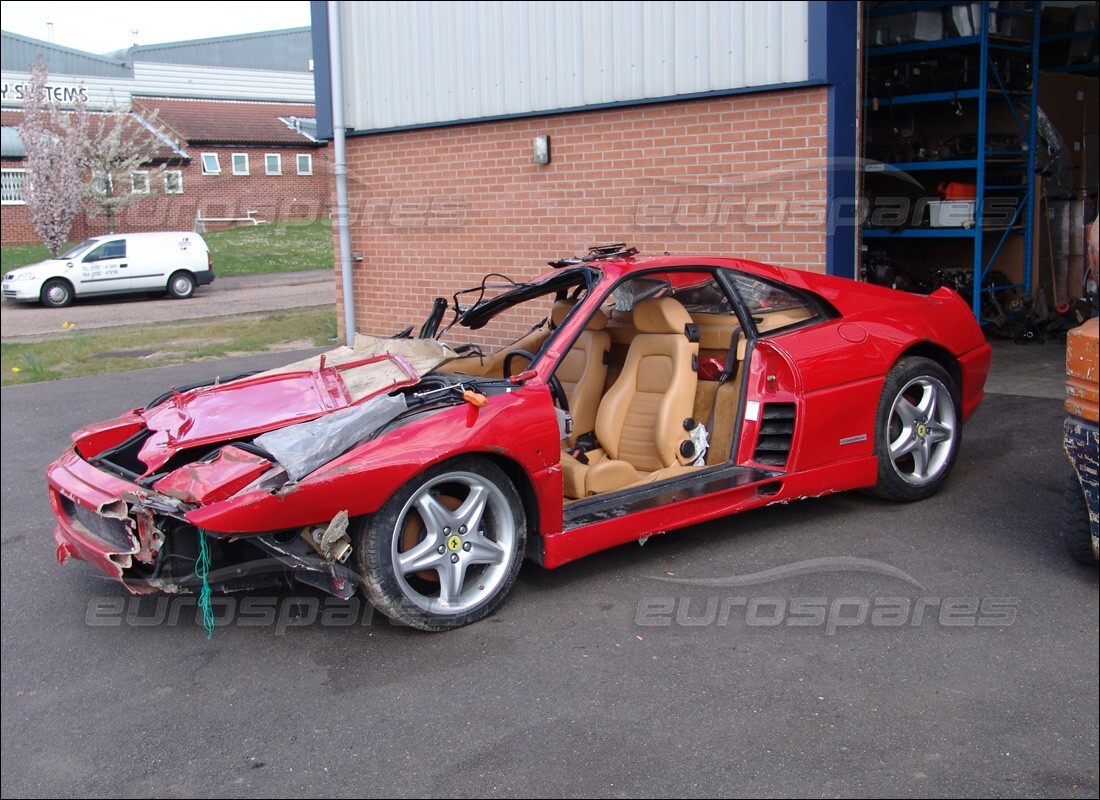 ferrari 355 (2.7 motronic) en préparation pour démantèlement à eurospares